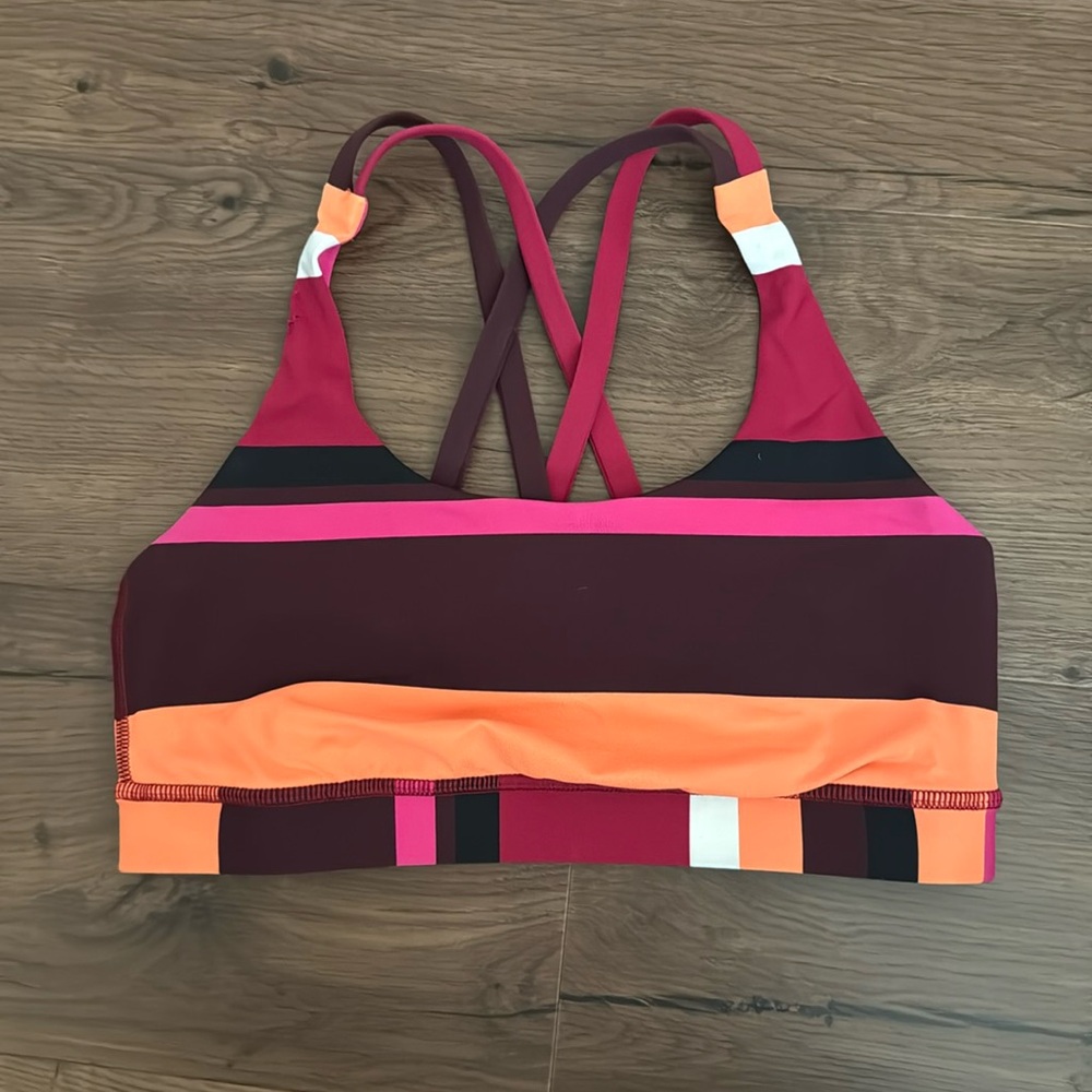 Lululemon Energy Bra Size 6 **damaged**